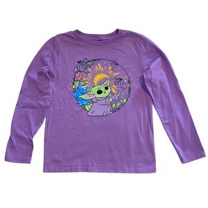 Star Wars Baby Yoda Mandalorian Long Sleeve Graphic T Shirt Size Medium 7/8